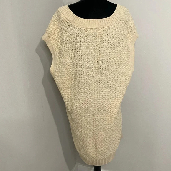 Eloquii Cream Colored Chunk‎ Knit Slouchy Sweater Vest - Picture 7 of 10